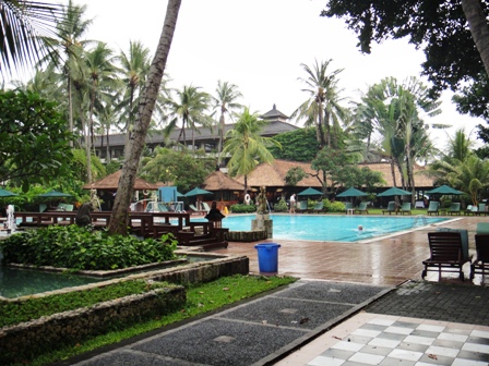 Bali - hotel pool